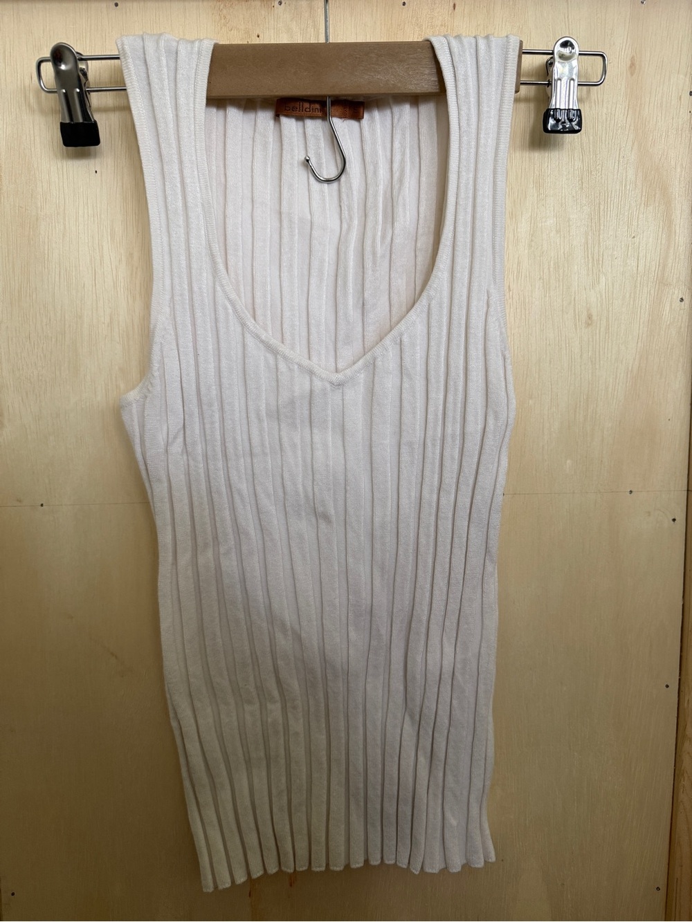 Belldini Cream V Neck Knit Ribbed Tank Sz Small 90s Minimalist Basic Top